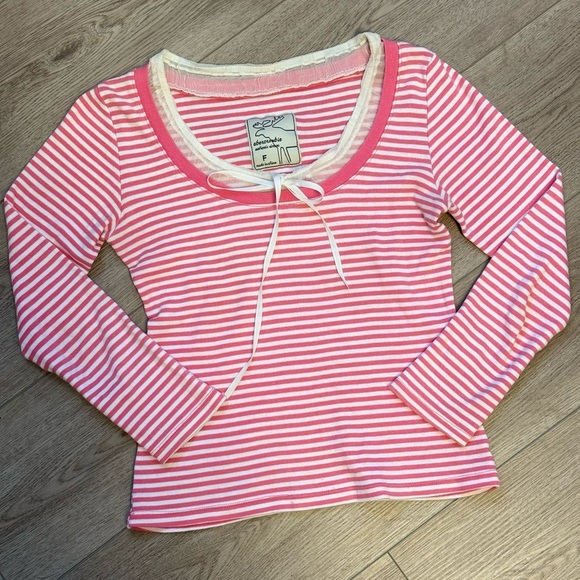 Abercrombie & Fitch Tops - Abercrombie & Fitch Y2K Vtg Pink Strip with Lace Moose Logo Long Sleeve Fitted